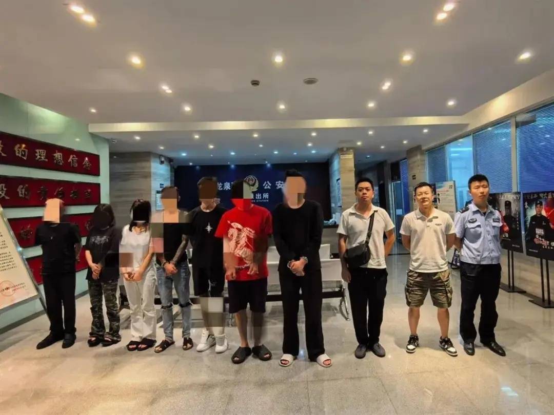 9名主播被抓！大快人心！