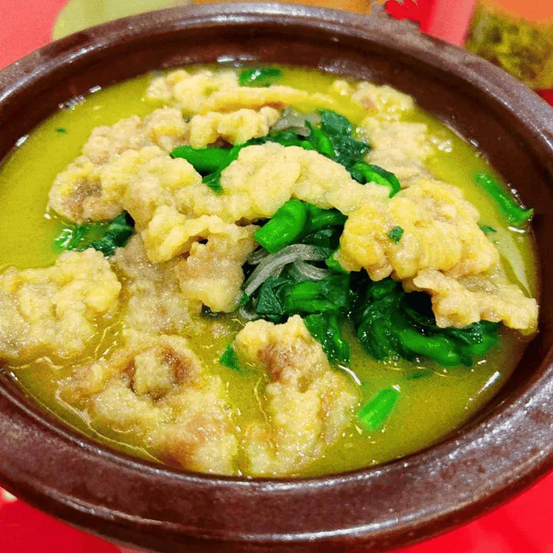 这次我点了一份小酥肉粉丝青菜汤,说是汤还不如说是炖菜更恰当一些.