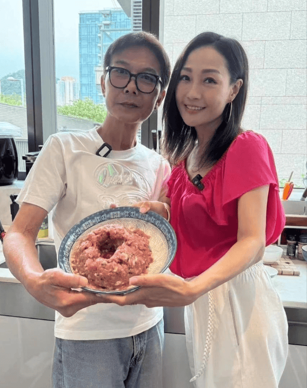 头大身子小,瘦到脱相认不出,评论区炸锅了