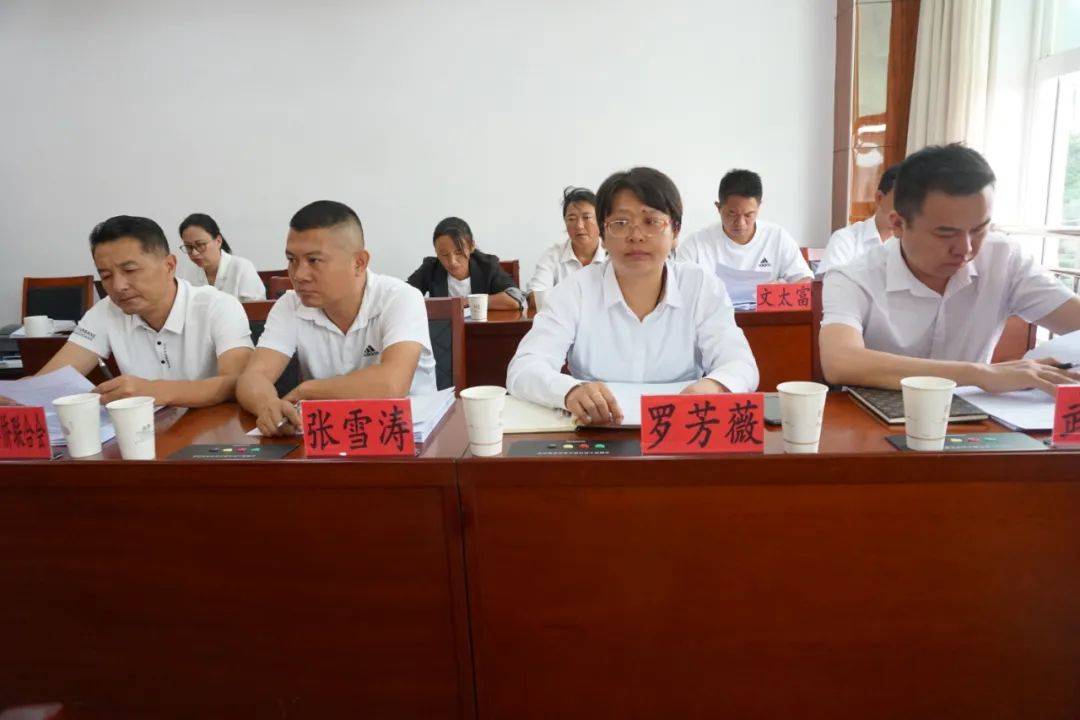 县人民政府副县长王红专,县人民法院院长李文明,县人民检察院检察长