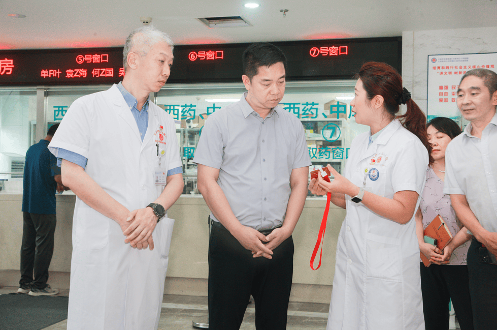 院长王守权,副院长李永旺,关毅及