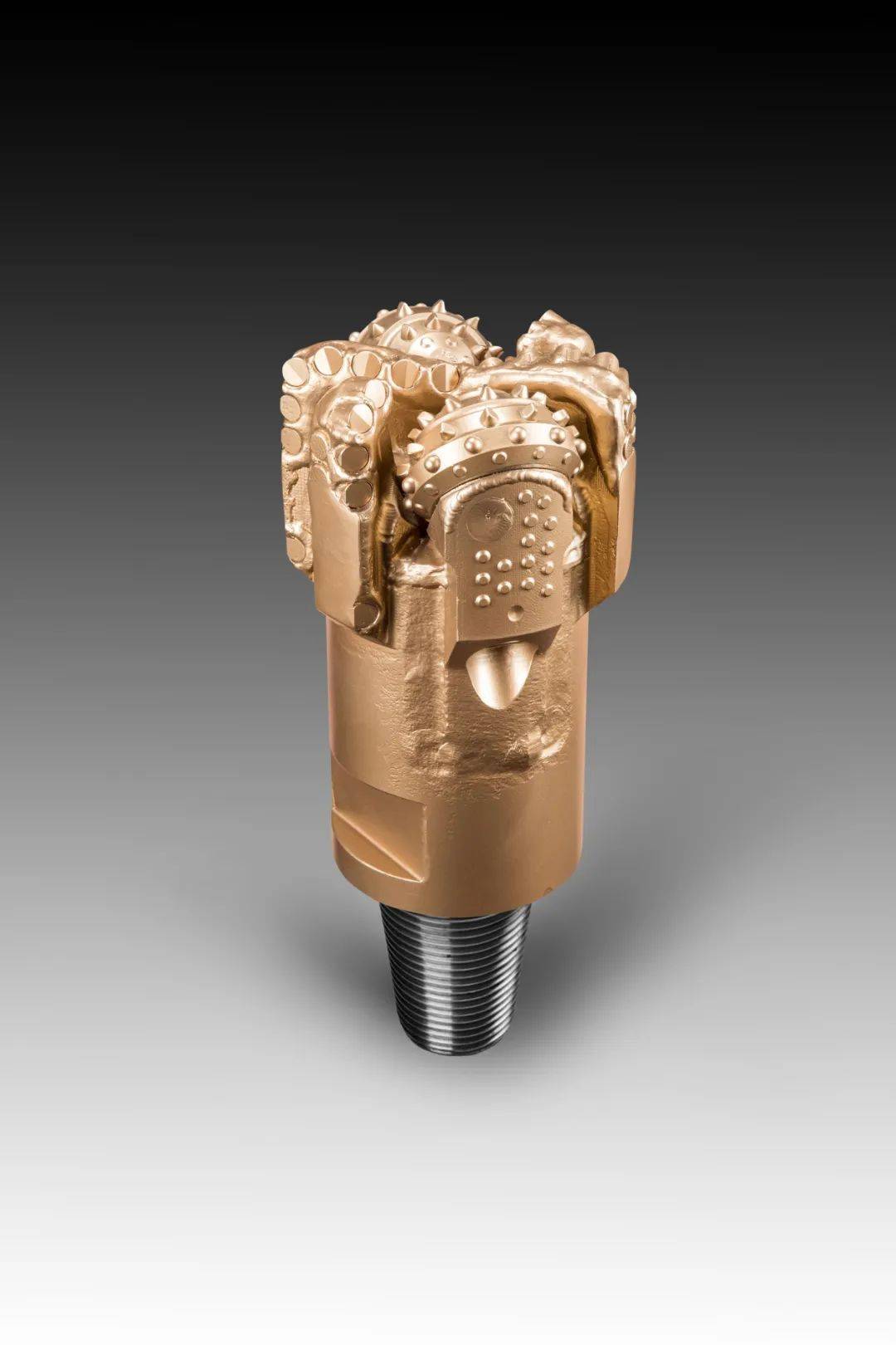 转战新赛道 再书新荣光