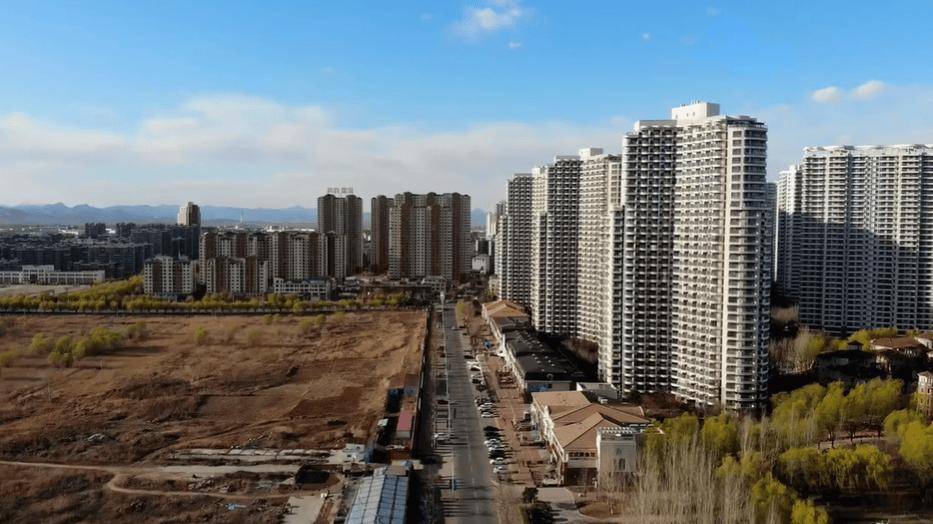 东戴河新区刚成立的时候,绥中县将万家镇等九个乡镇划给了东戴河新区