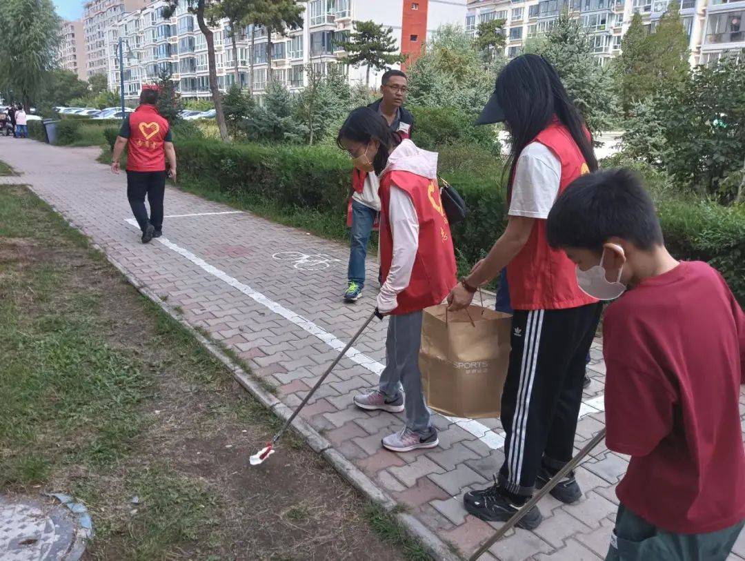 竹园社区开展"垃圾分类我先行 文明生活靠大家"主题宣传活动