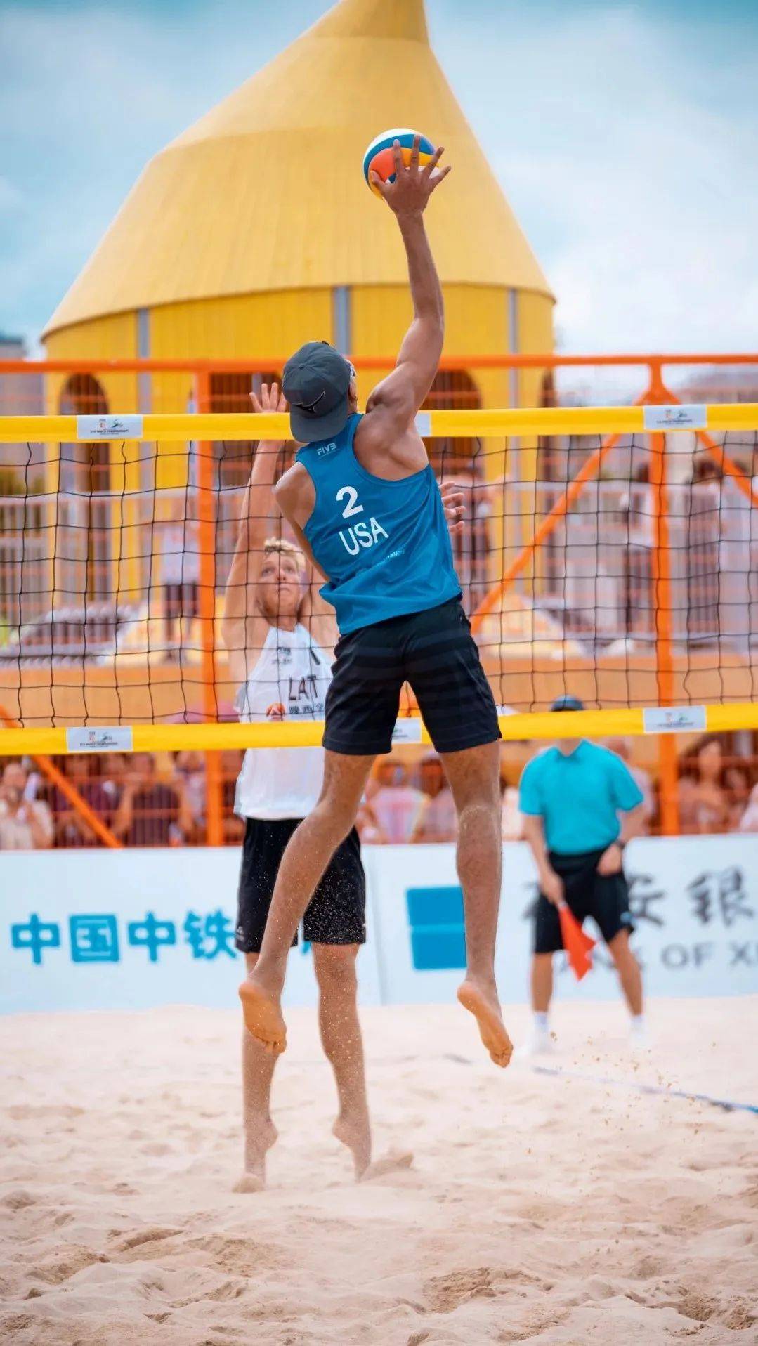 迭起运动员们状态饱满第二比赛日是2024国际排联沙滩排球u19世锦赛