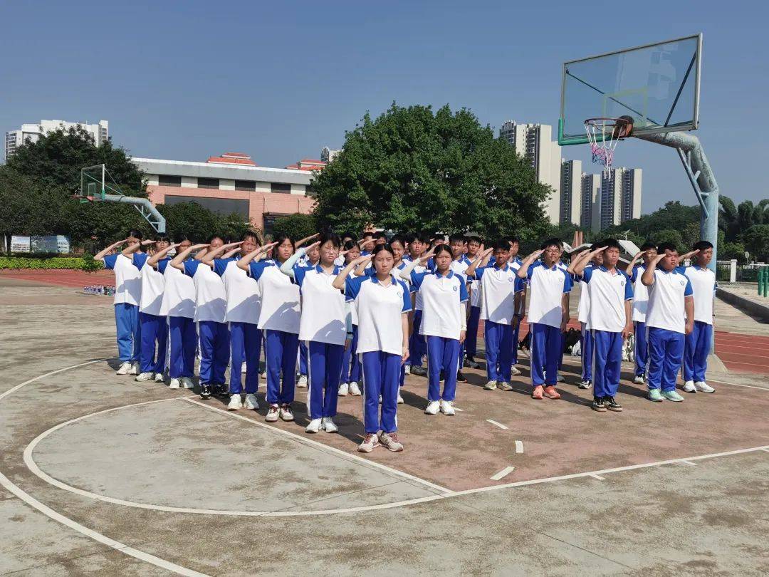 国防教育|烈日炼青春!曲江区第一中学开展国防教育军训活动
