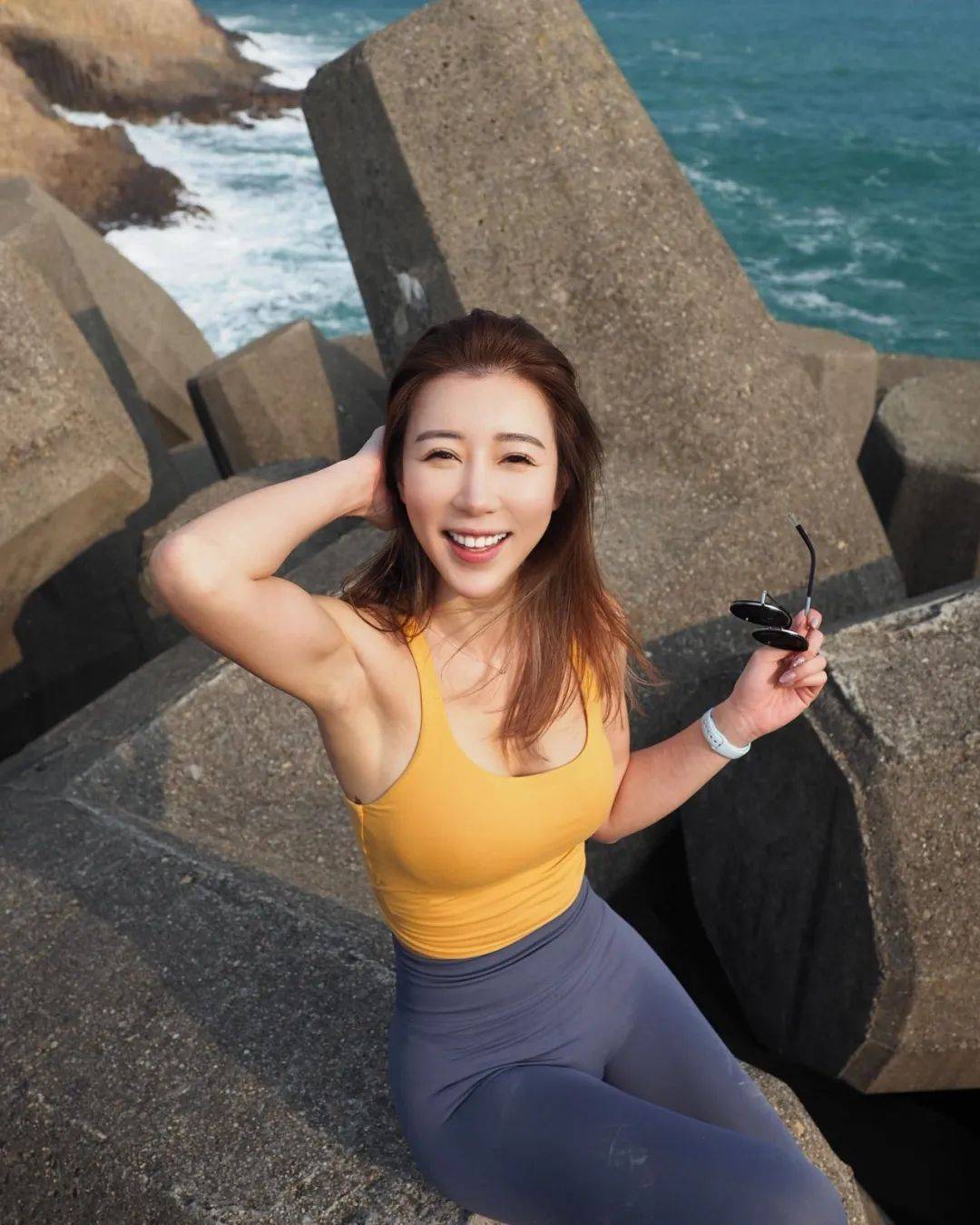 翻牌||36e性感女神!浮凸身材藏不住,太顶了