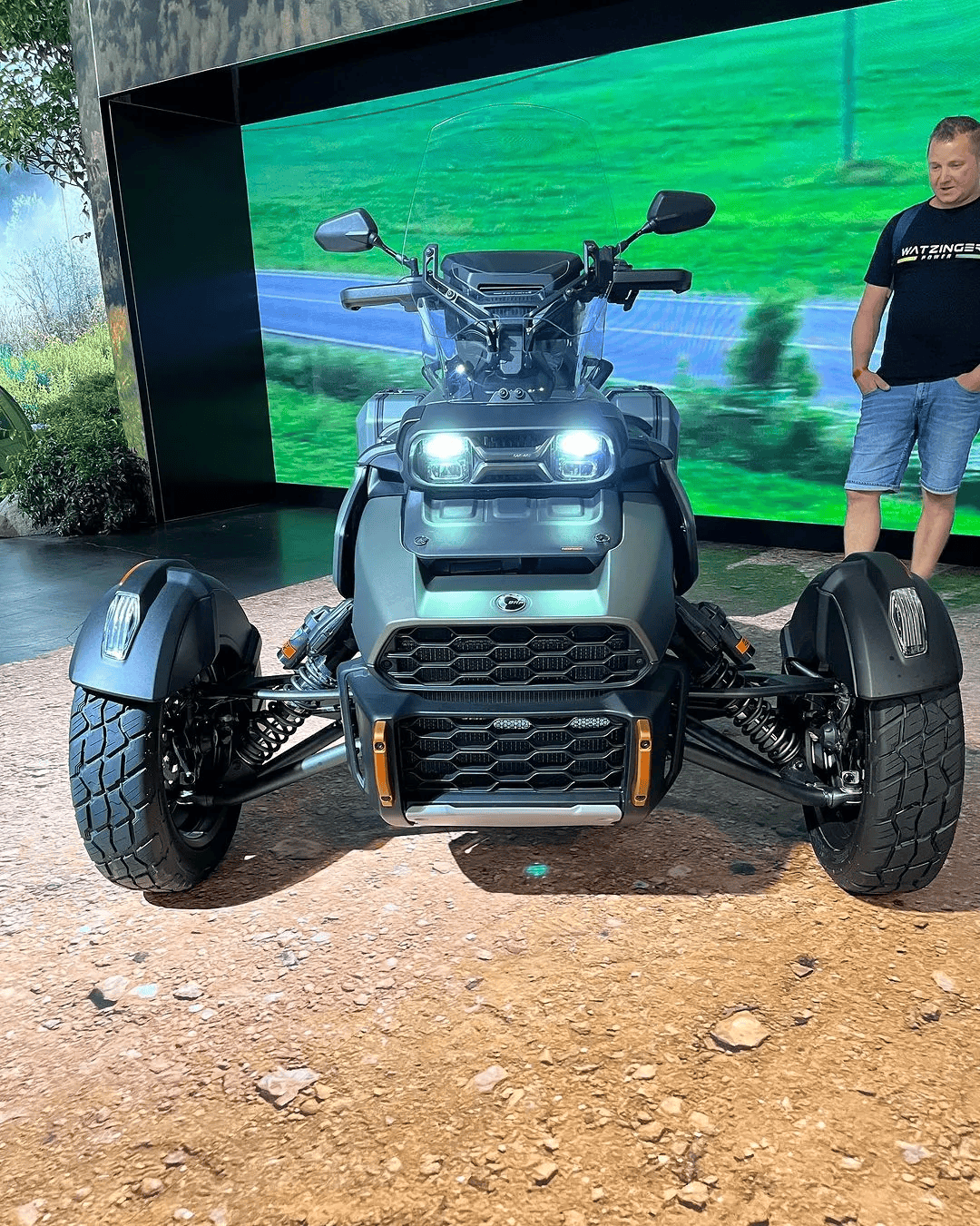 2025款 庞巴迪can-am canyon 首次亮相,adv倒三轮_搜狐汽车_搜狐网