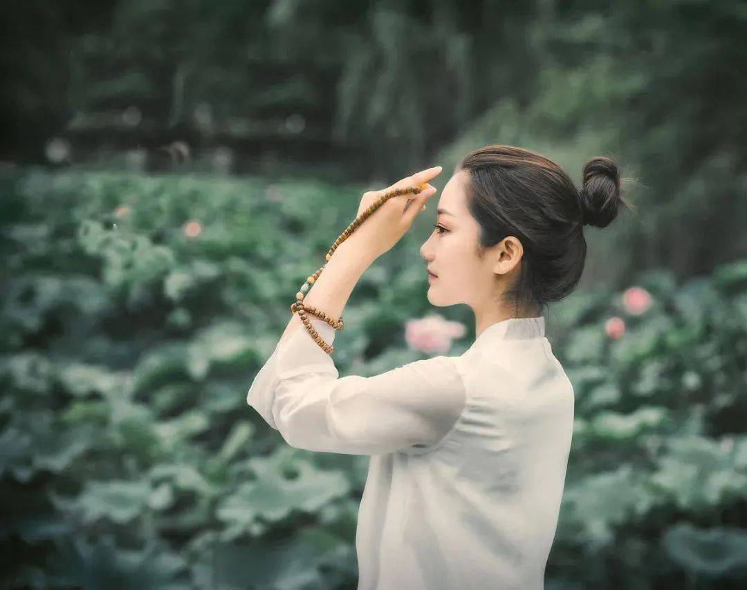 真正人品好的人,都有这三个特征,请深交一辈子!_一个人_敬人者_孟子云
