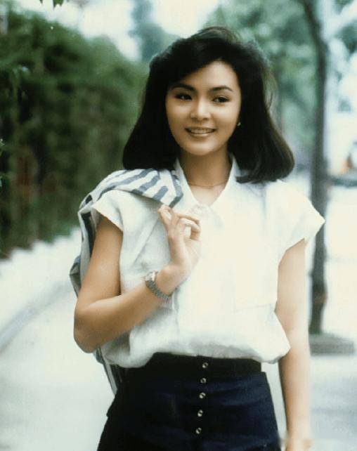 她被刘德华周润发痴恋多年,却嫁给富豪,51岁"沦落到"带发修佛_陈玉莲