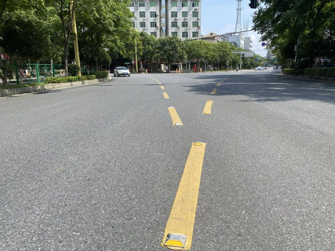 小小反光道钉照亮回家路