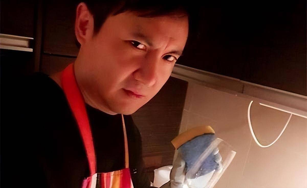 沈腾曾开玩笑的说,姐姐是他生命中最"痛恨"的女人,跟全天下