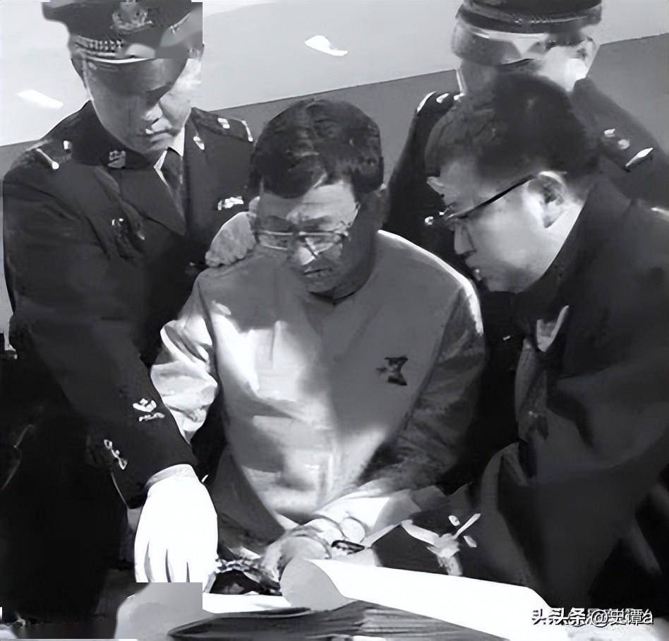 回顾:盗墓祖师爷姚玉忠,30年获5亿,判决前求饶:我能开秦皇陵