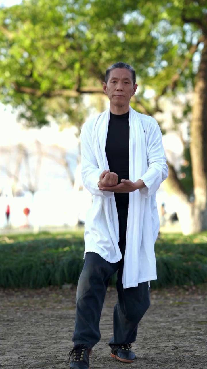 震脚砸拳 贯通全身 开启健康2023 道家养生 陈式太极拳 诩小侠