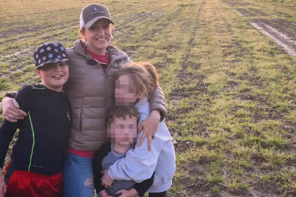 而显然柯尔特所处的家庭环境是"崇尚暴力"的,在柯尔特被捕后,他