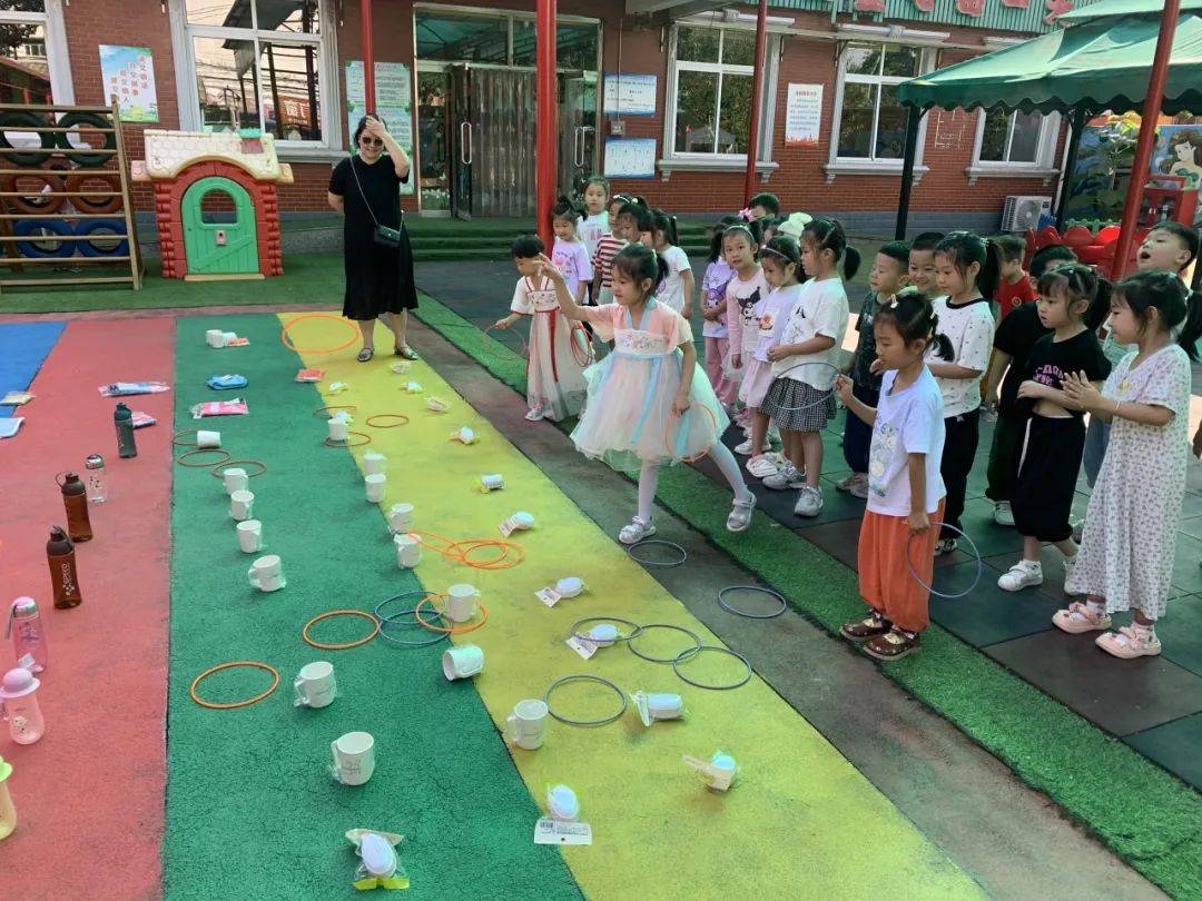 【经济强区·幸福路南】小山街道:乐享童年,趣味套圈
