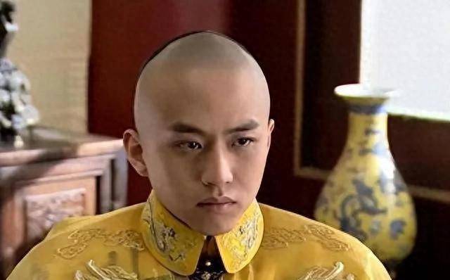 邓超:从"皇帝"到"影帝"的起伏人生