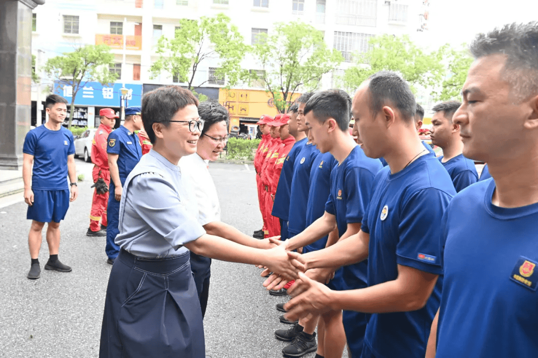 合浦县副县长吴蓓图片