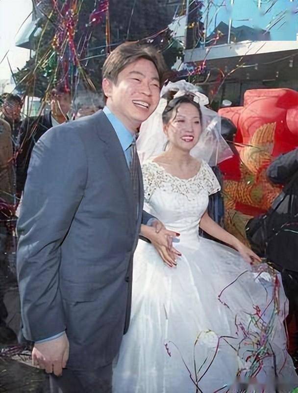 田径传奇王军霞:51岁皱纹横生,退役移居美国,如今选择回国发展