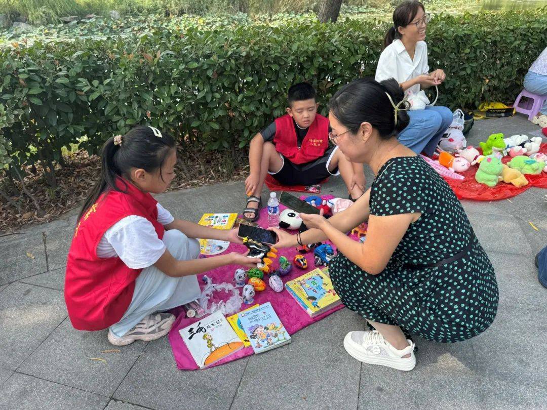 久久公益 让爱传递||成武县举办"小记者献爱心 护航春蕾女童"公益