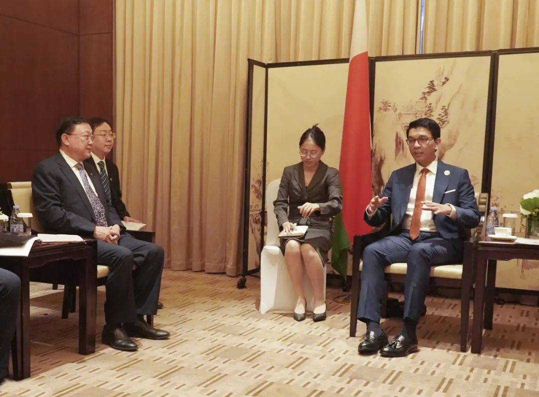 中交集团主要领导拜会马达加斯加总统拉乔利纳_王彤宙_中马_绿色工程