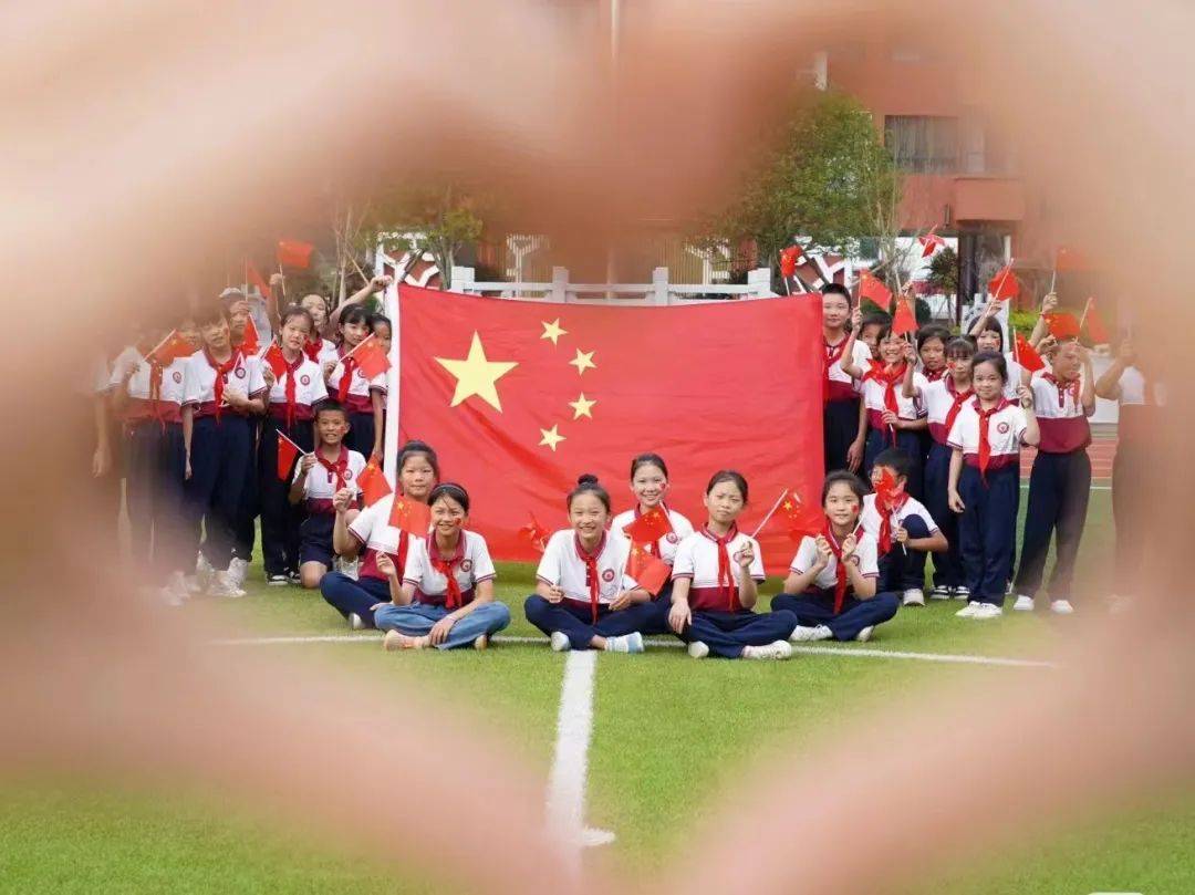 作品征集 | 团团邀你"以青春之名 向祖国告白"