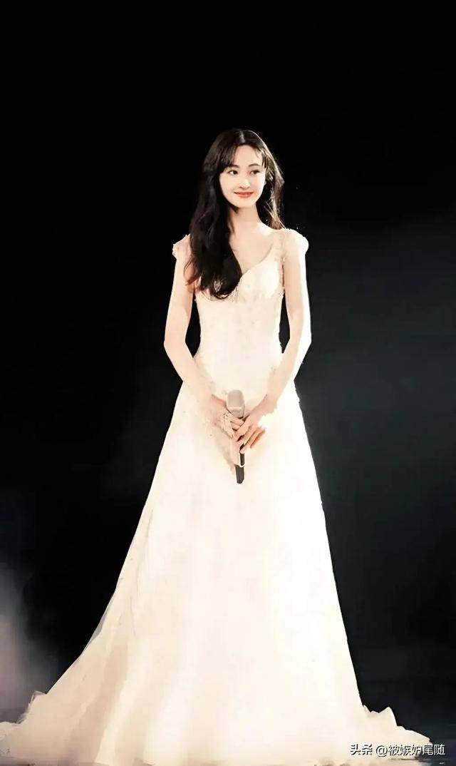 代孕,偷税漏税,今又陷虐童风波,郑爽,就这样改变了"结局"