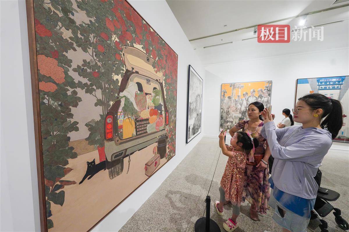 王筱丽,王筱燕的作品《邦畿千里·正月正》,用团块和线条构成展