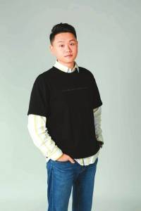 以科幻方式书写走出痛苦之路_夏桑_她的世界_长篇小说