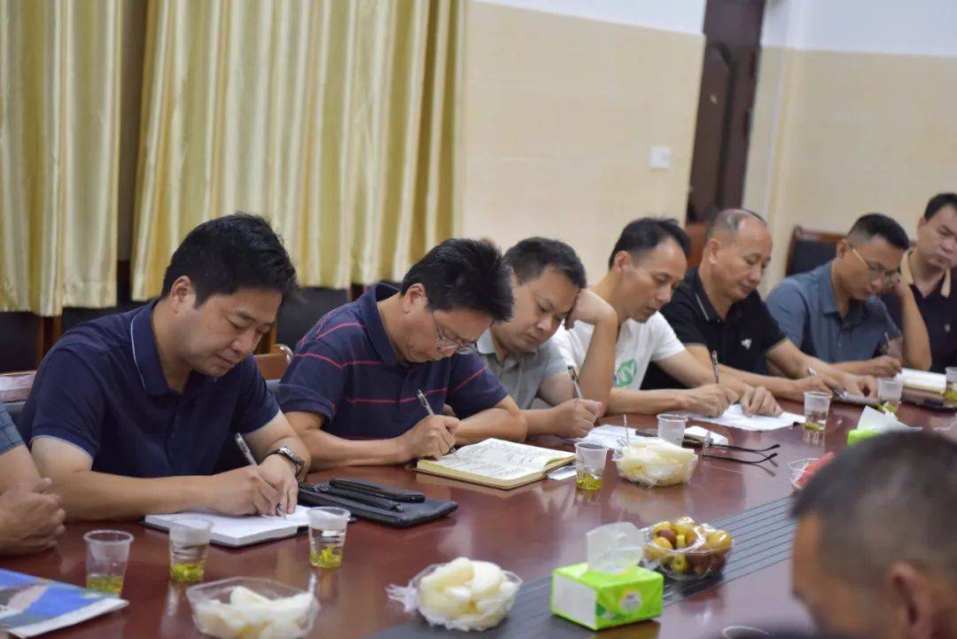 交流互鉴话育人 畅叙友谊谋共赢--衡东二中校领导,老师一行来我校参观