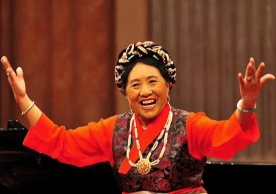 人民艺术家才旦卓玛,嫁大6岁军官丈夫,晚年却白发人送黑发人!