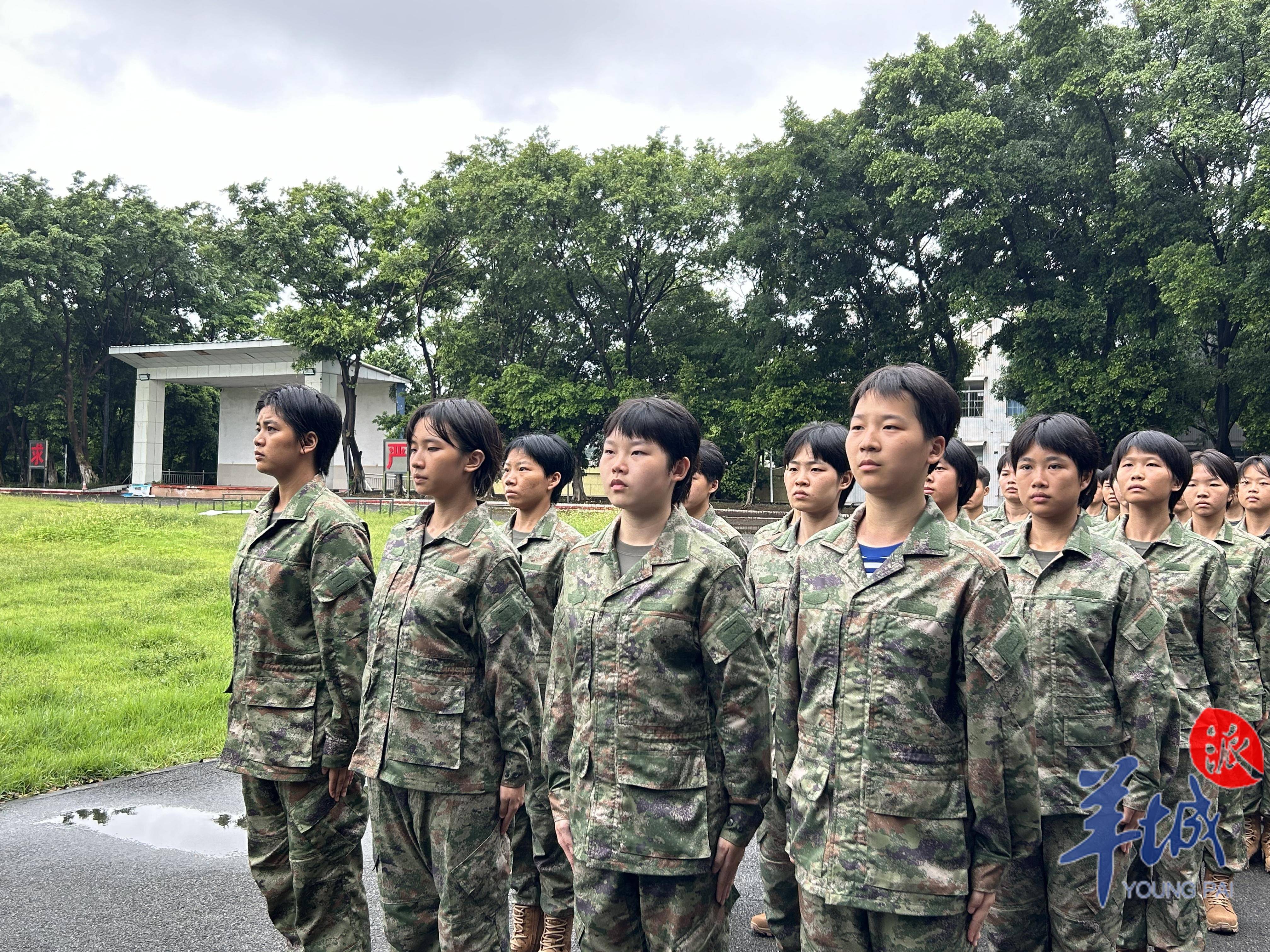 女子独立营图片