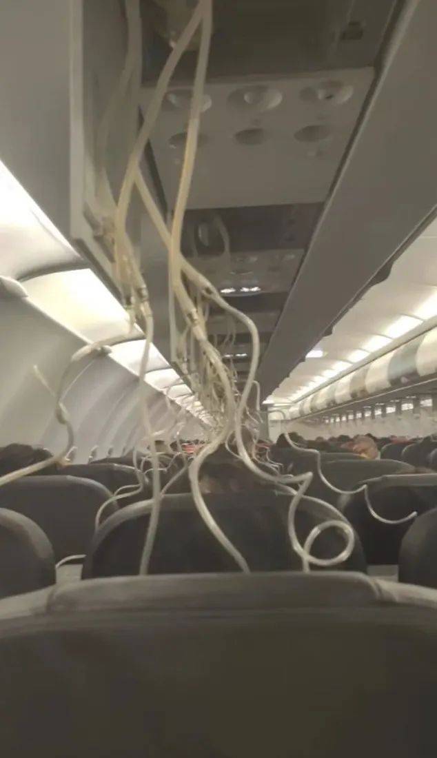 氧气面罩突然掉落 有烧焦气味 航班紧急返航广州!