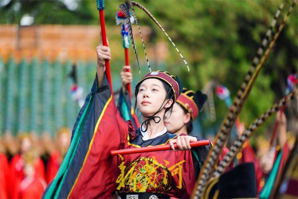 千古礼乐归东鲁，祭孔大典上演“八佾舞”_王锋_俞丹_启户
