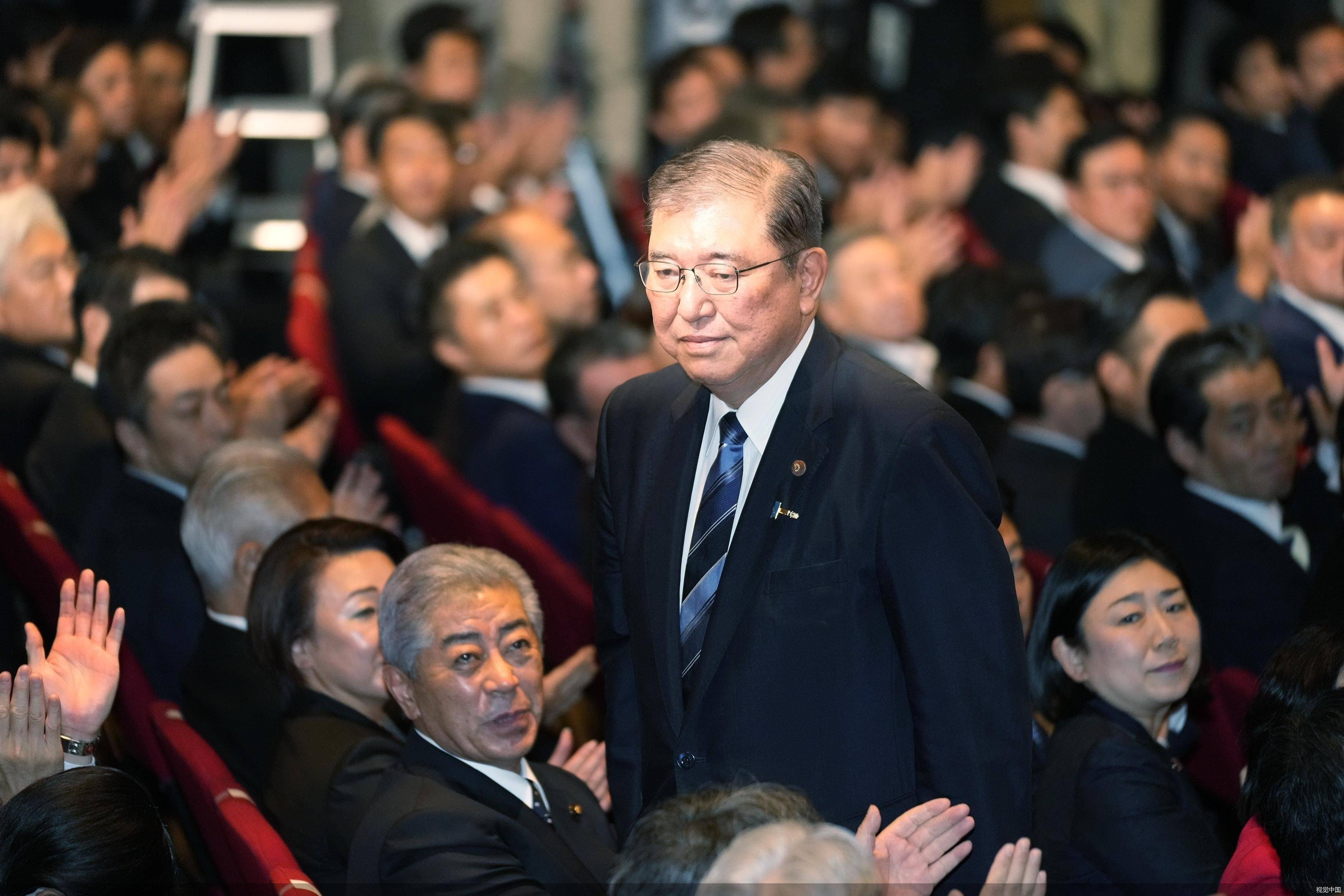 日本98任首相图片