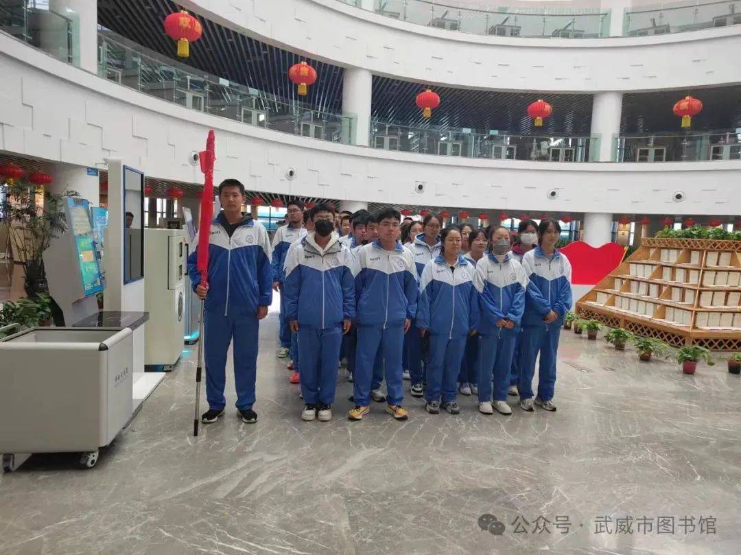 749月30日,市图书馆联合武威第八中学开展了"陇小图"志愿服务社会