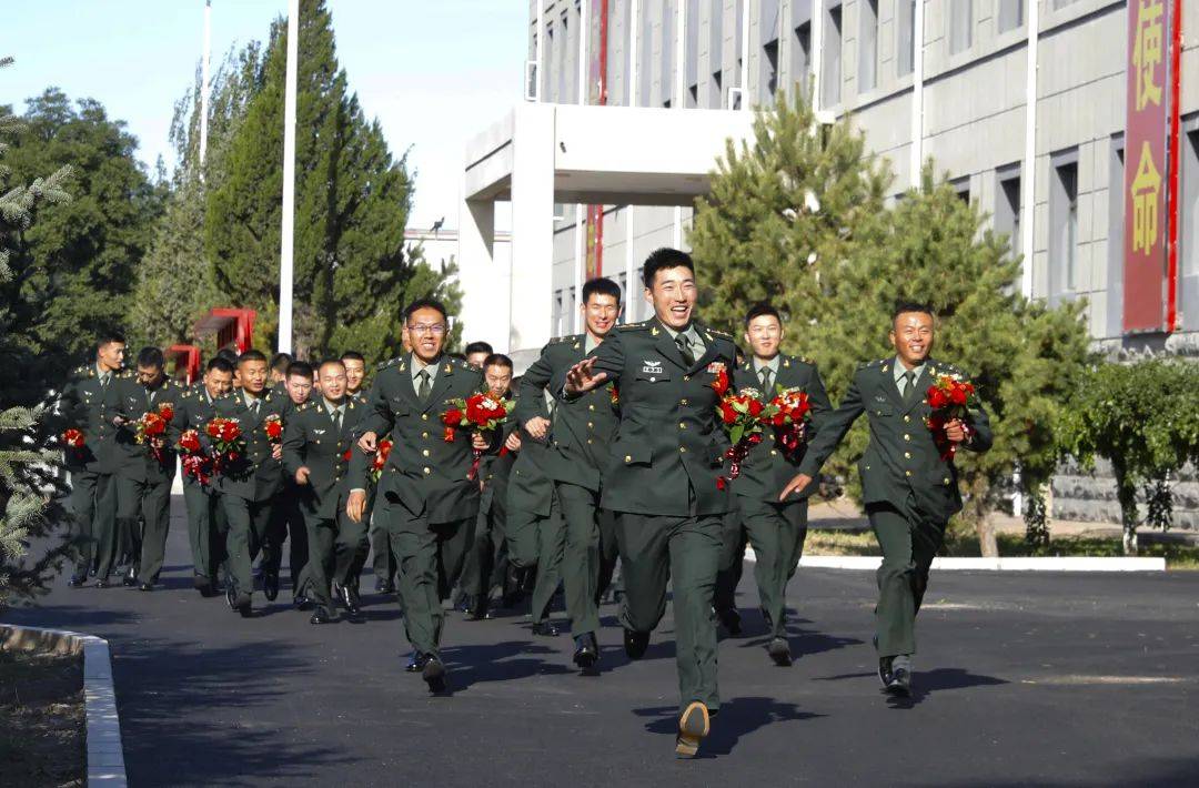 与国同庆,精彩活动奏欢歌_军营_集团军_祖国