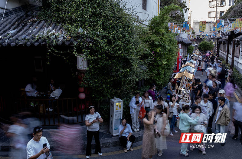 组图丨国庆假期接近尾声 长沙消费市场“人财两旺”