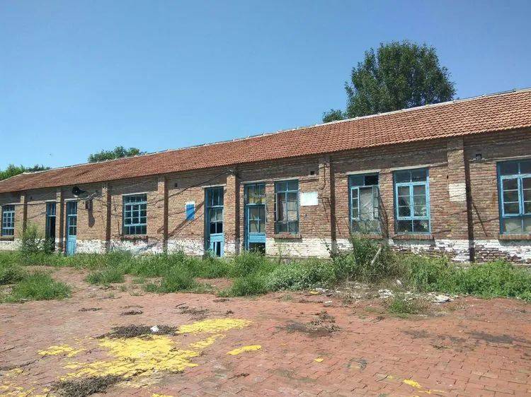 上世纪80,90年代学校旧址☆大梁王小学新校来源:滨州市教育局