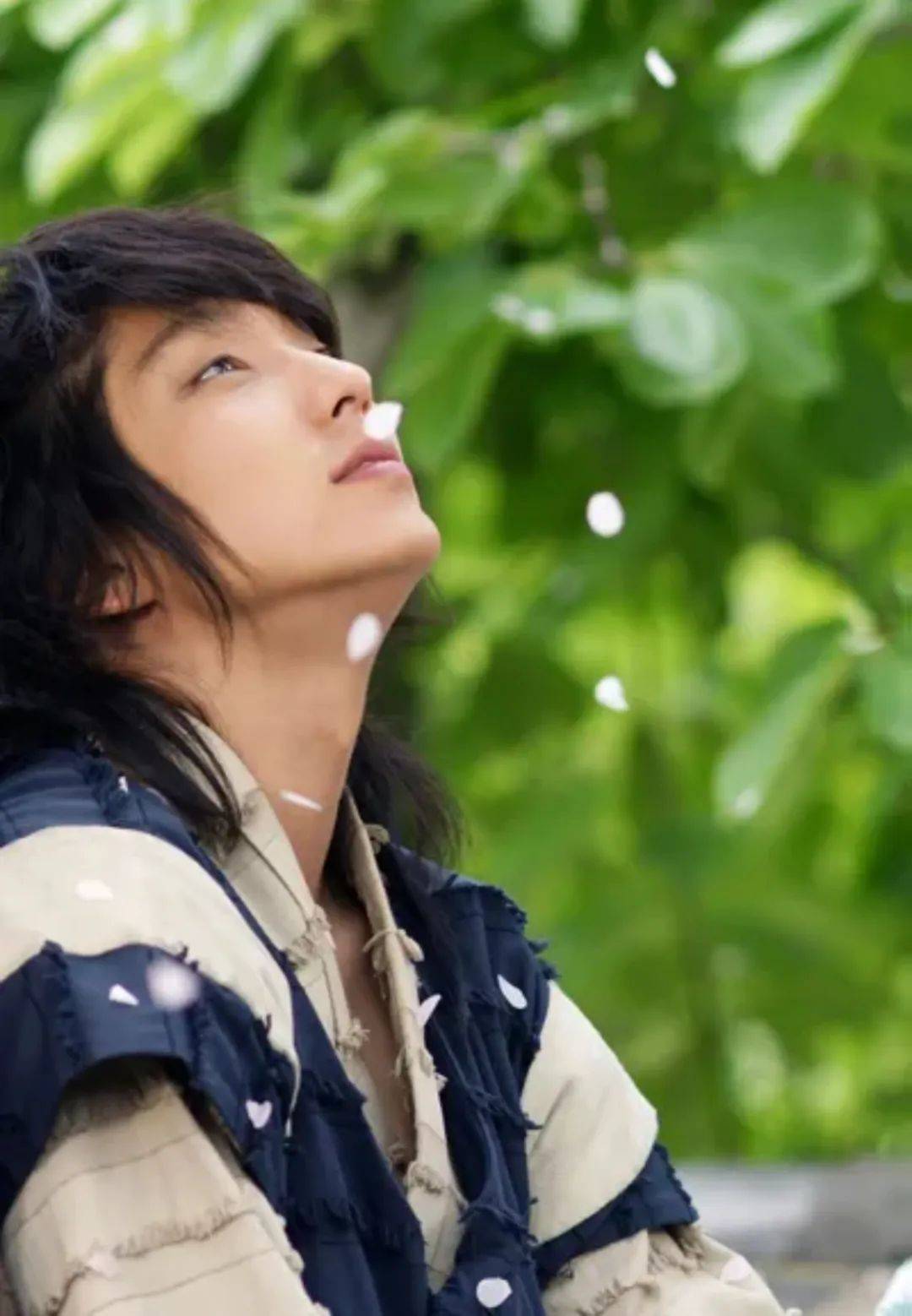 打破韩国观影人数记录的《王的男人》,他演的孔吉阴柔美艳,破碎感一绝