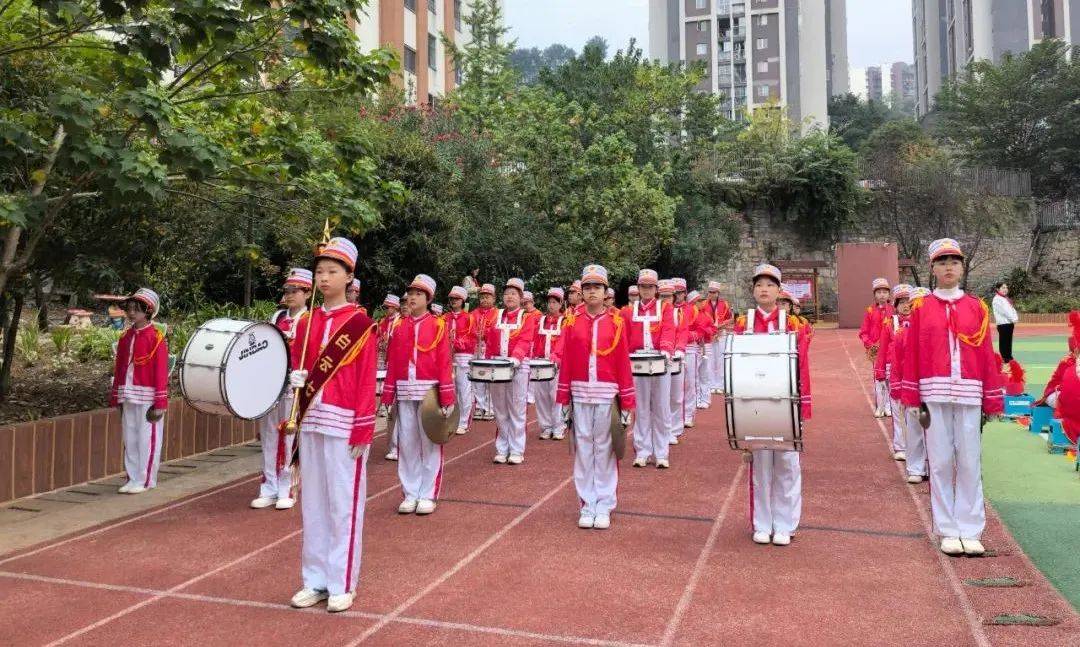 花园国际小学是公立吗_花园国际学校学费_芳草地国际学校双花园校区