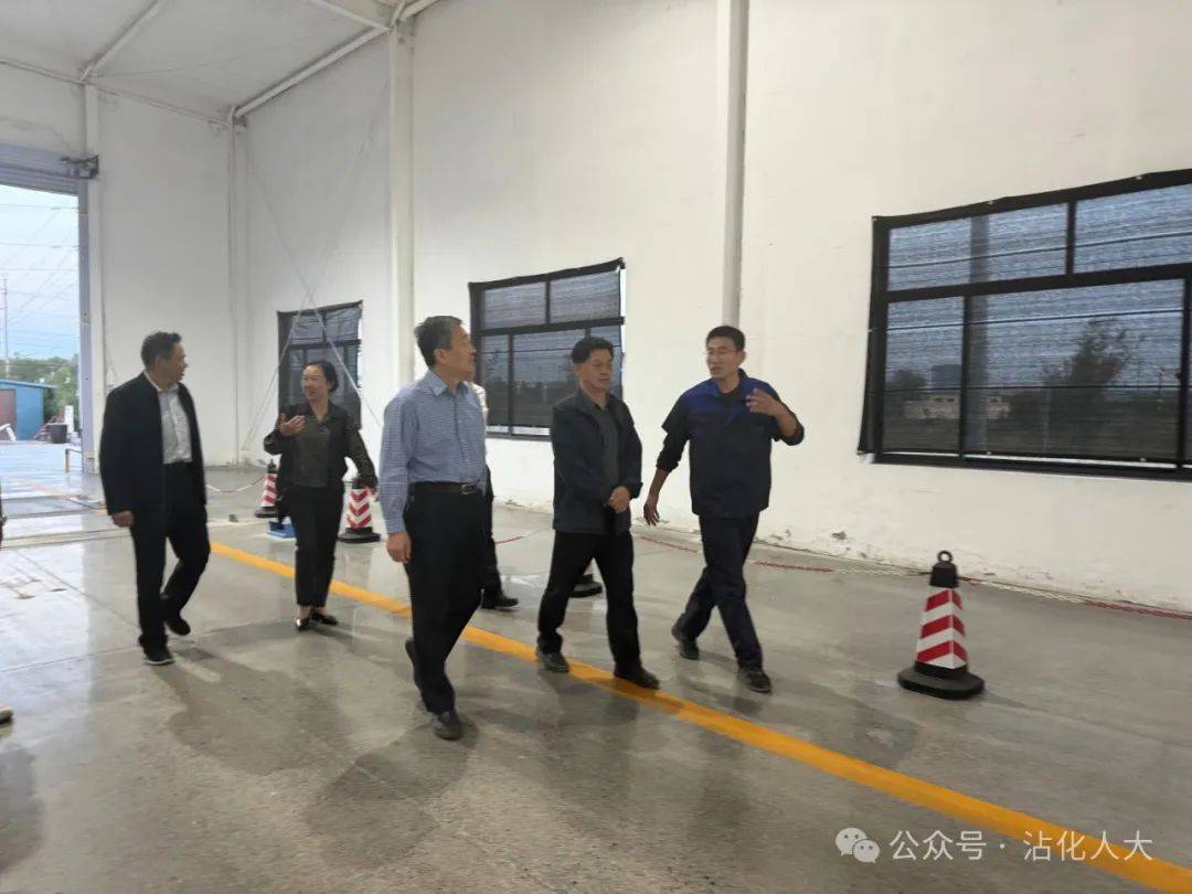 区人大城建环保委员会调研我区“四好农村路”建设情况