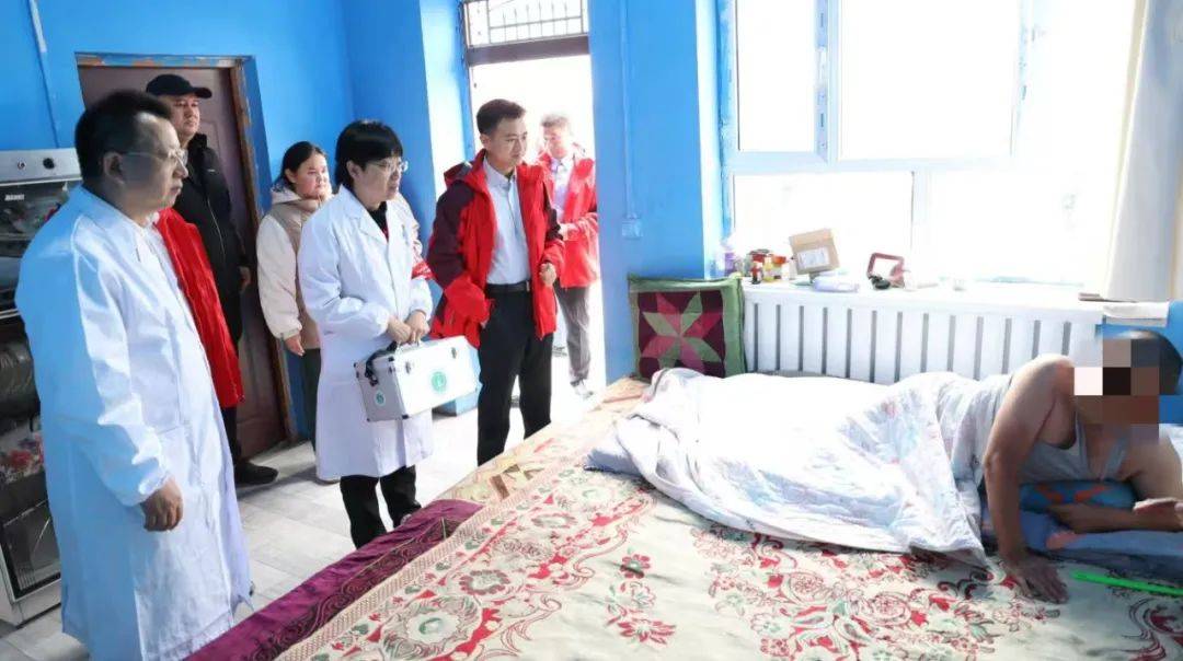 46岁的哈斯木·代努来提是查干屯格乡呼斯塔村的一名身患残疾的哈萨克