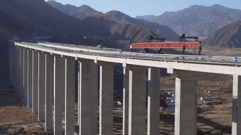 G218線那拉提至巴倫臺公路最高橋——布然特大橋10月底將全部完工