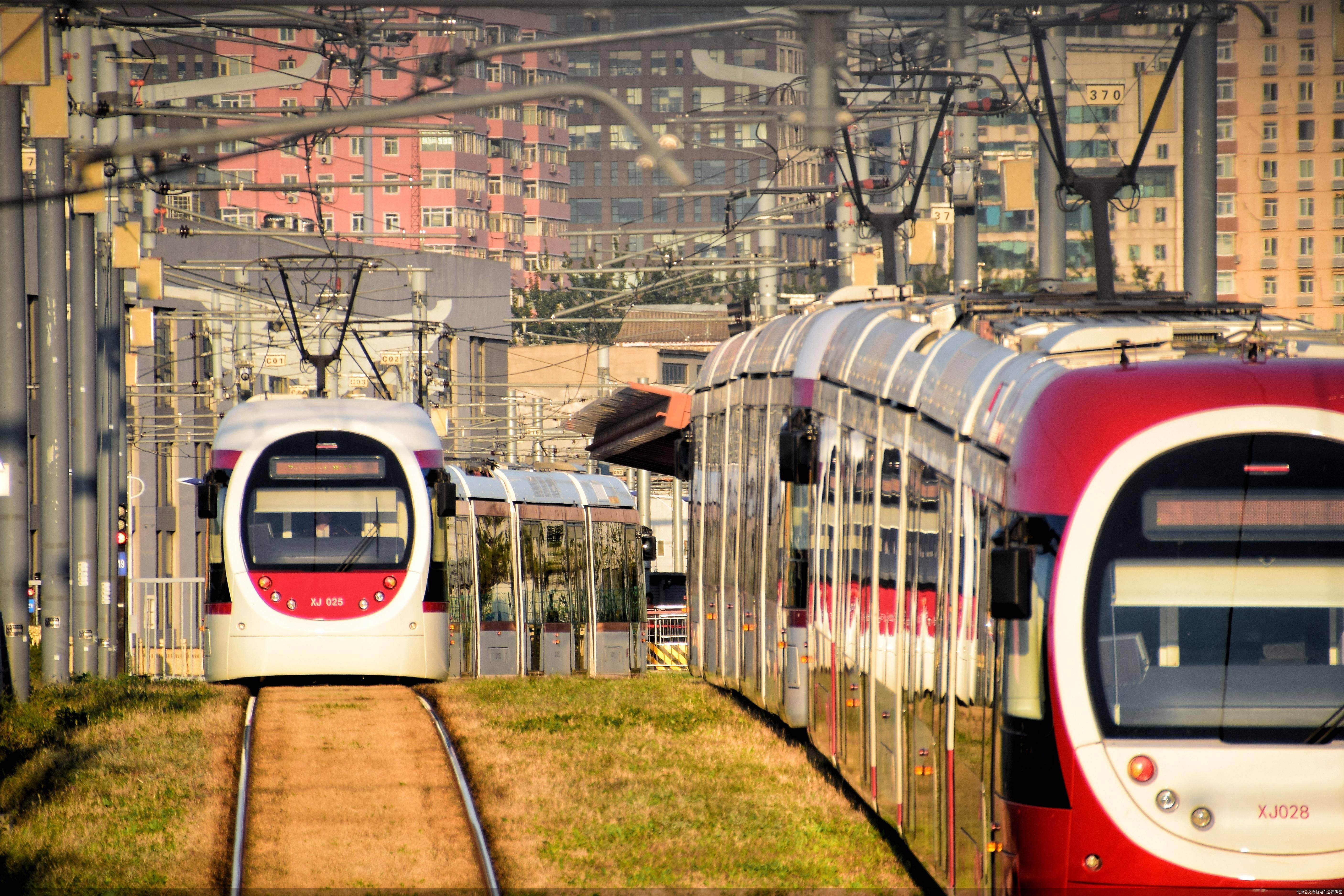 保障红叶观赏季出行 北京公交有轨电车西郊线自19日起加大双休日运力