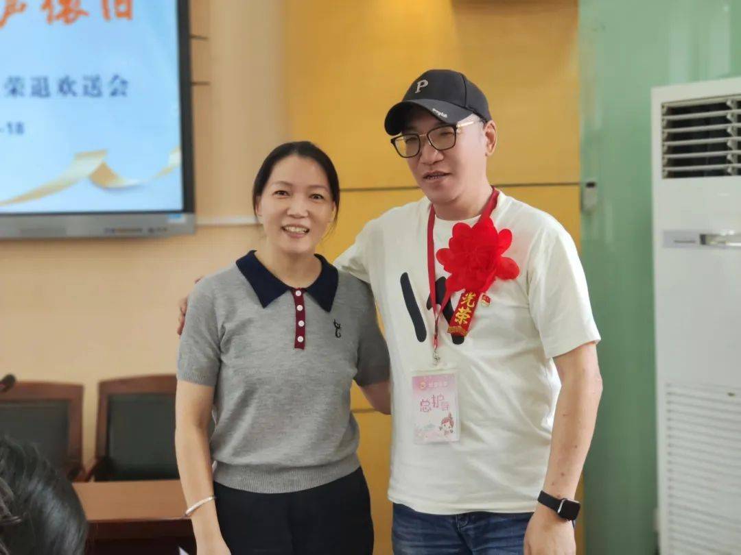 朱青老师周晨江老师朱敏芳老师朱锦雯老师郑老师最后一届任教的学生和