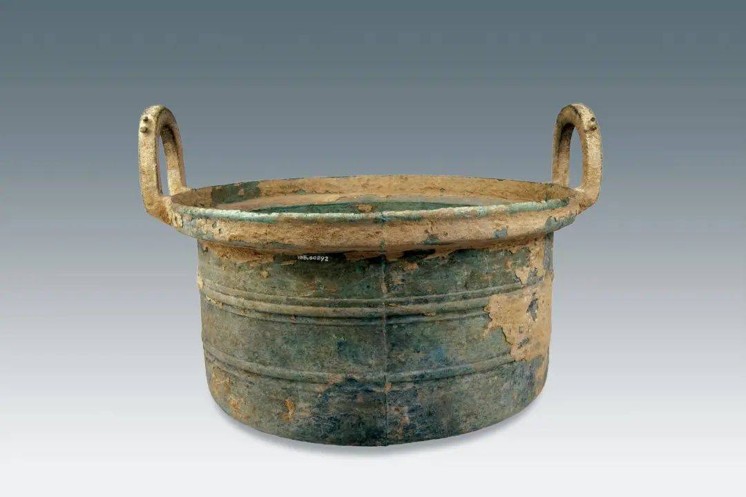 文博日历丨用汉代大锅，做大菜！（附古代炊具大全灶鼎甑甗鬶鬲釜斝）_海南岛_铜鼓_弦纹