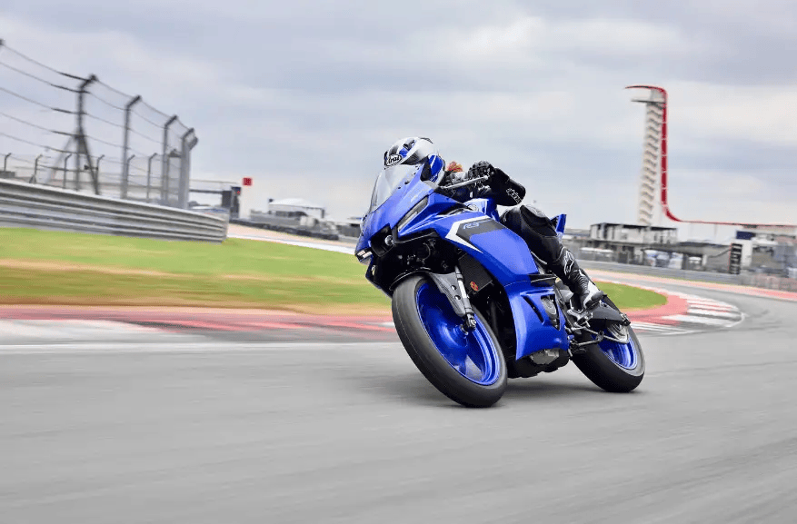 【新车速递】雅马哈发布新款YZF-R3，更进一步的入门轻跑