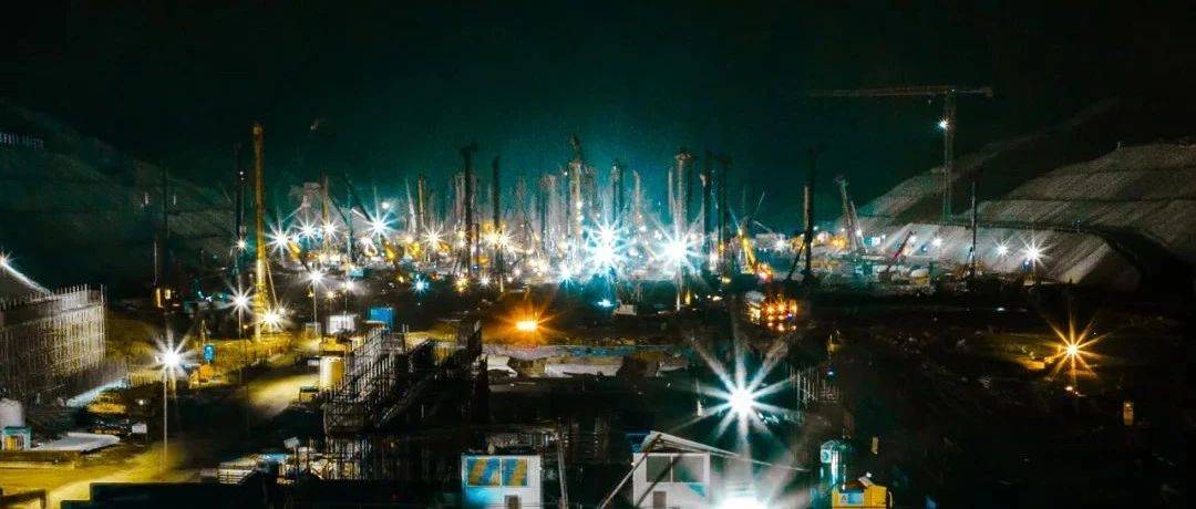 广湛高铁珠三角枢纽机场站建设航拍,太震撼了!_肇庆市_施工_铁路