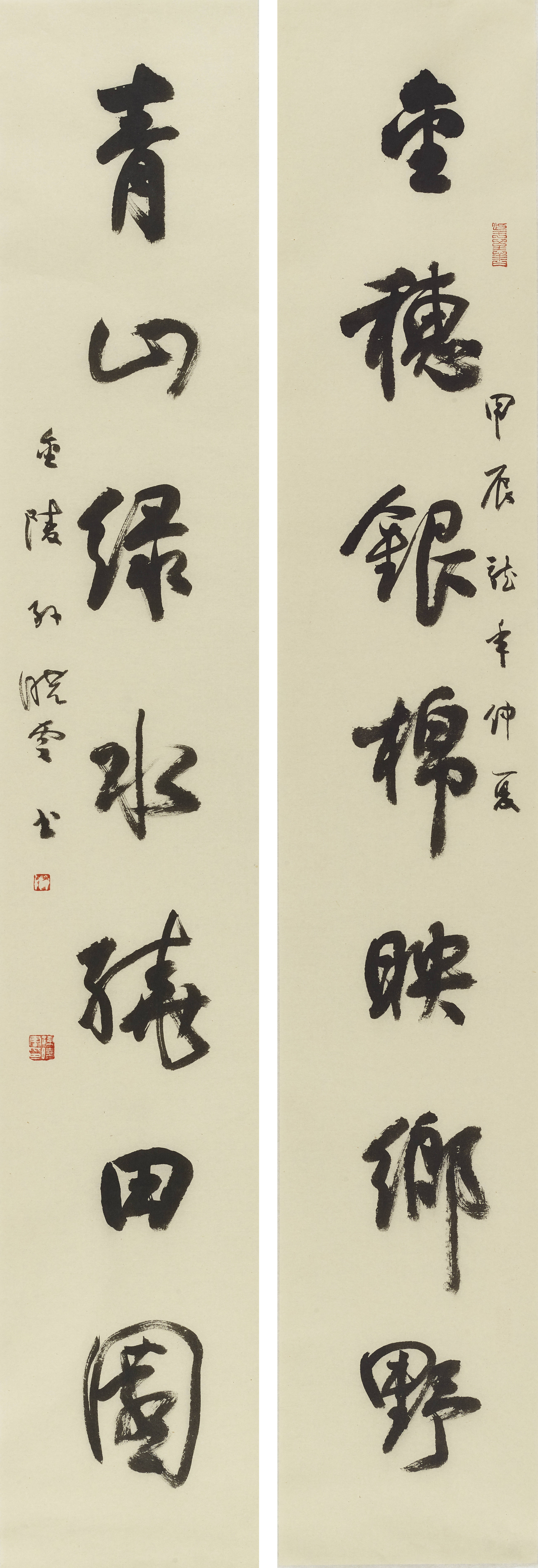 展出的作品中,既有中国传统绘画,又有油画,既展现了中国传统水墨画的